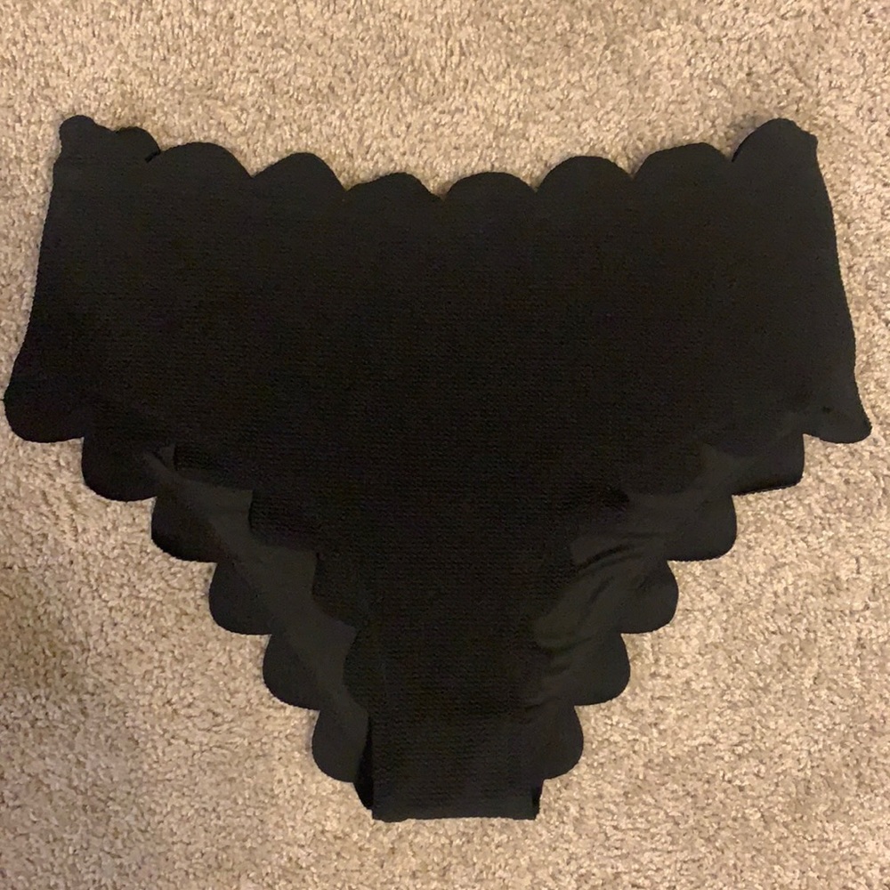 SHEIN scalloped bathing suit bottoms. NEVER WORN.